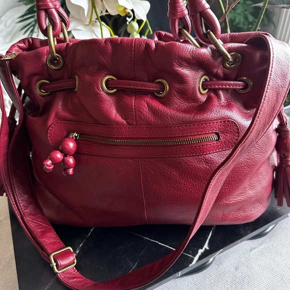 RARE Isabella Fiore Red Quilted Leather Song Bird Embroidered Bag. Like new - Picture 4 of 16